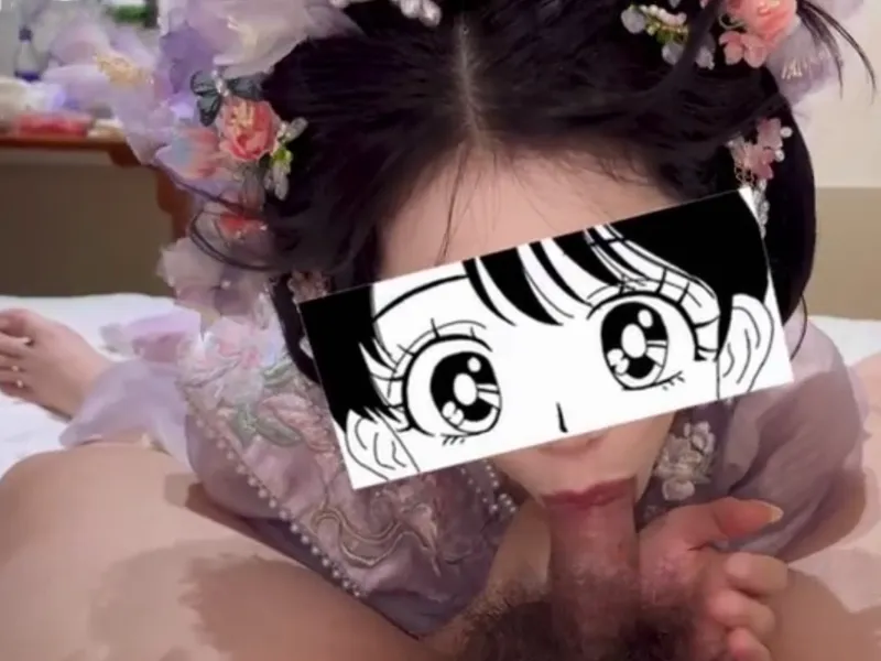 Gái xinh trong bộ đồ cô con gái mút cây hàng cực đã